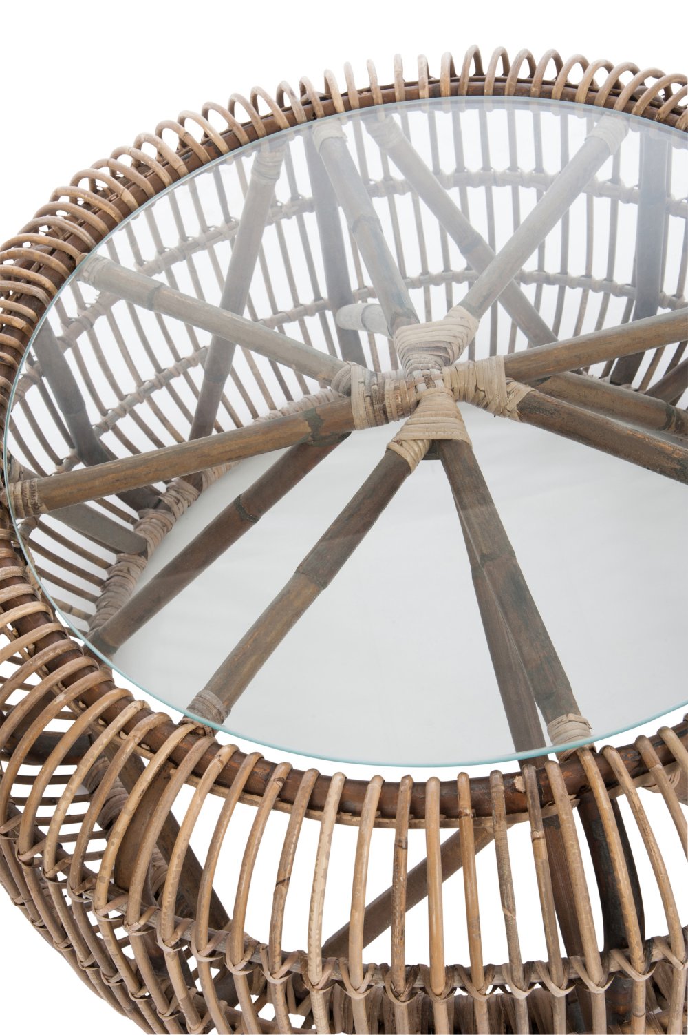 Table ronde BYZA en rotin naturel et verre.